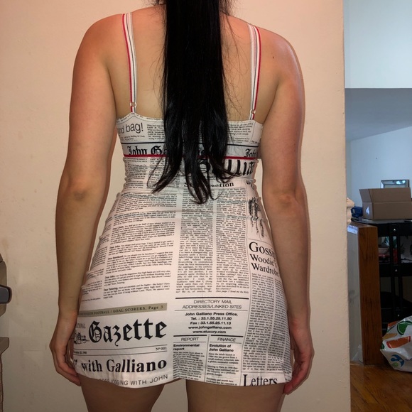 SOLD 🚫John Galliano Gazette Newsprint Mini Dress - Picture 4 of 4